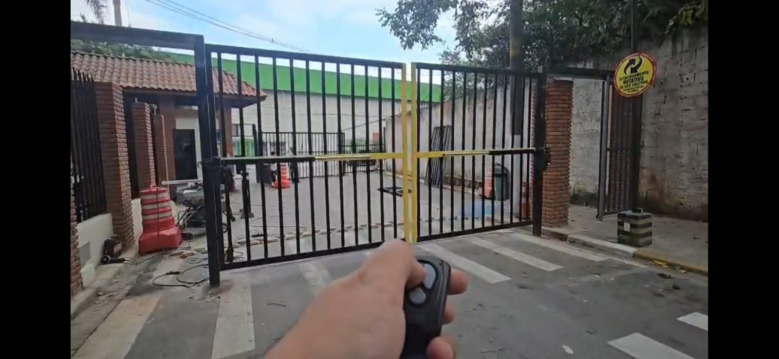Portão Pivotante